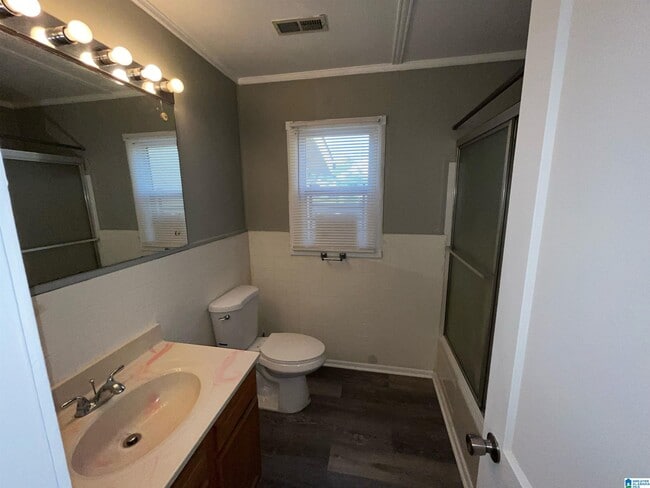 Building Photo - 624 4th Ct W