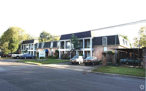Primary Photo - La Petite Apartments