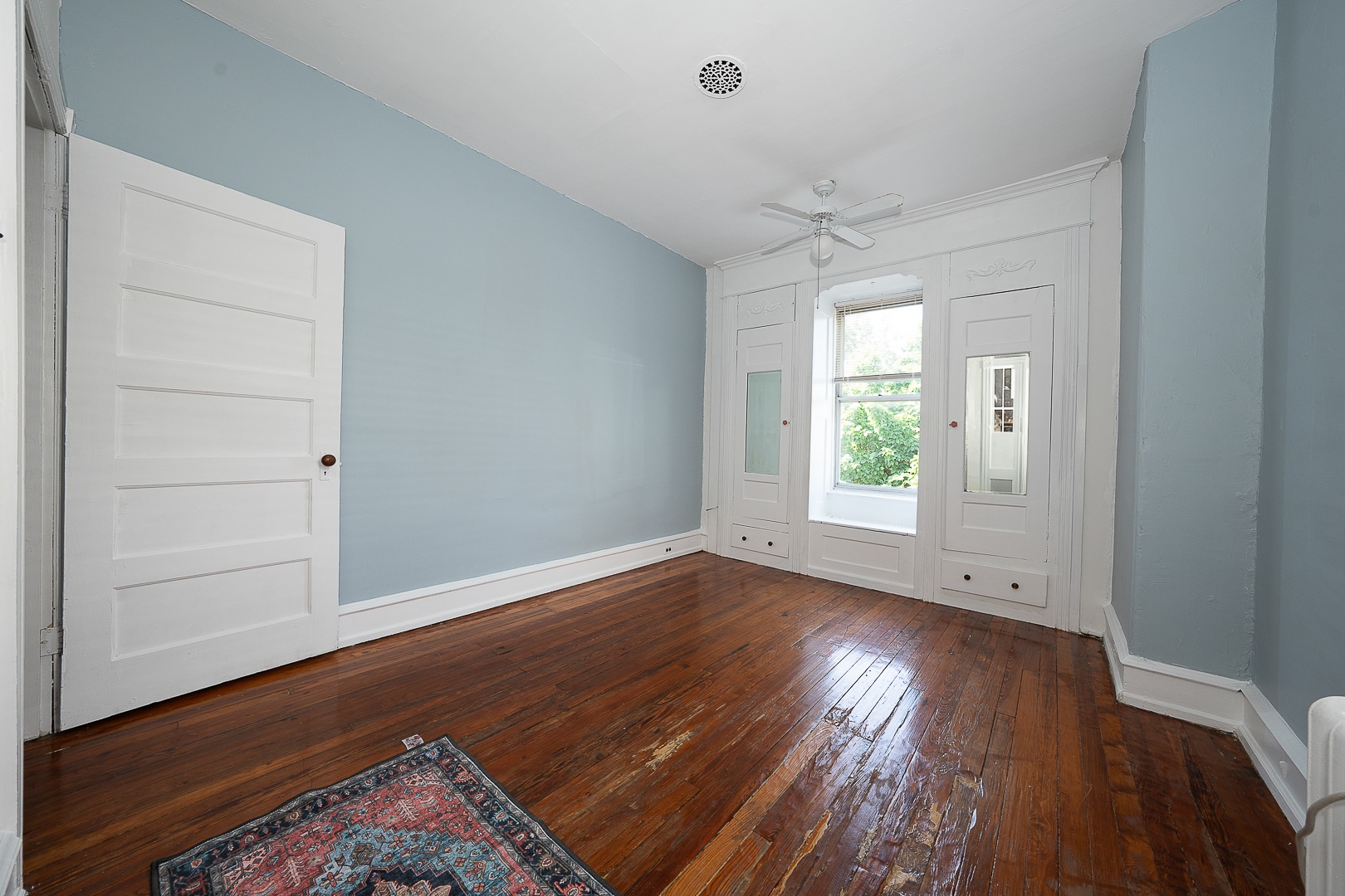 Building Photo - 5116 Cedar Ave