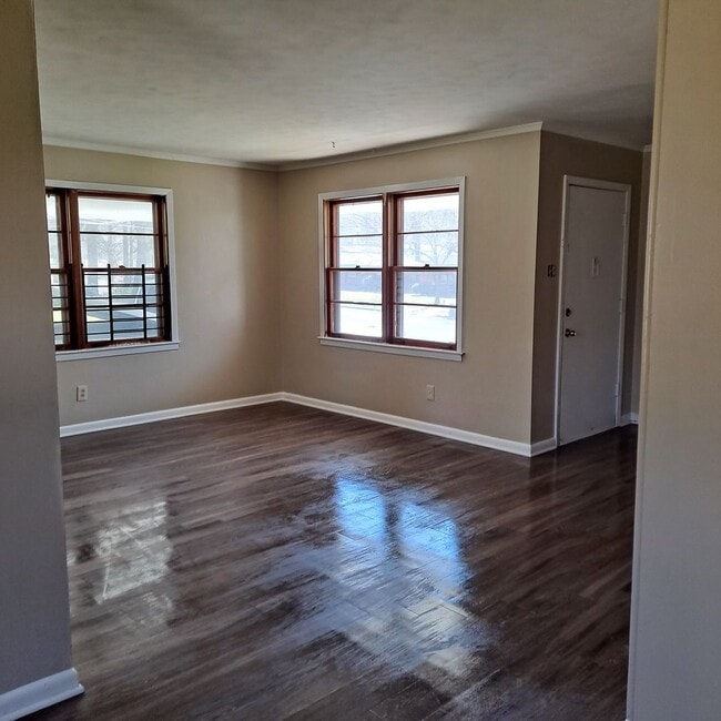 Building Photo - 2160 St Elmo Ave