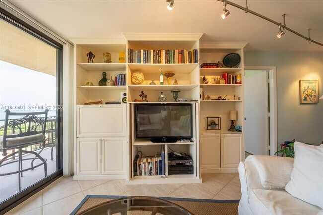 Building Photo - 100 Ocean Trail Way