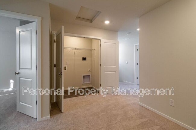 Building Photo - 13722 NE 67th Wy