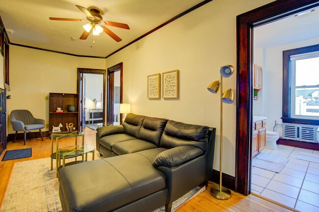 Building Photo - 1253 Williamson St