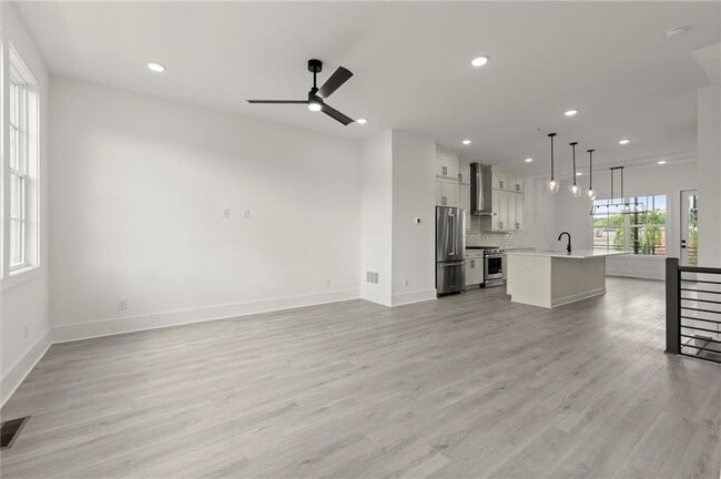 Building Photo - 673 soul Aly