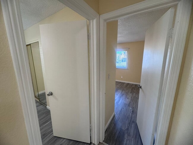 Building Photo - 3 Bedroom Home with RV Parking!