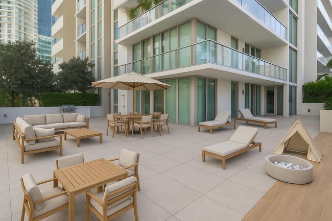 Building Photo - 300 Sunny Isles Blvd