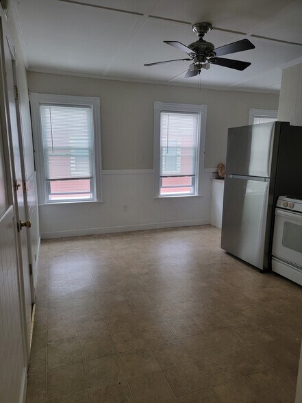 Kitchen - 15 Starkey Ave