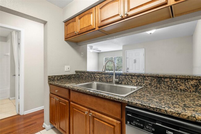 Building Photo - 5440 S MacDill Ave