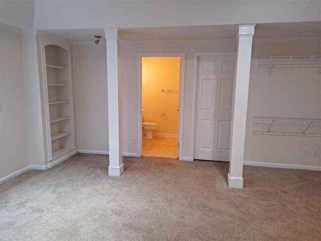 Building Photo - 2431 Coosawattee Dr NE