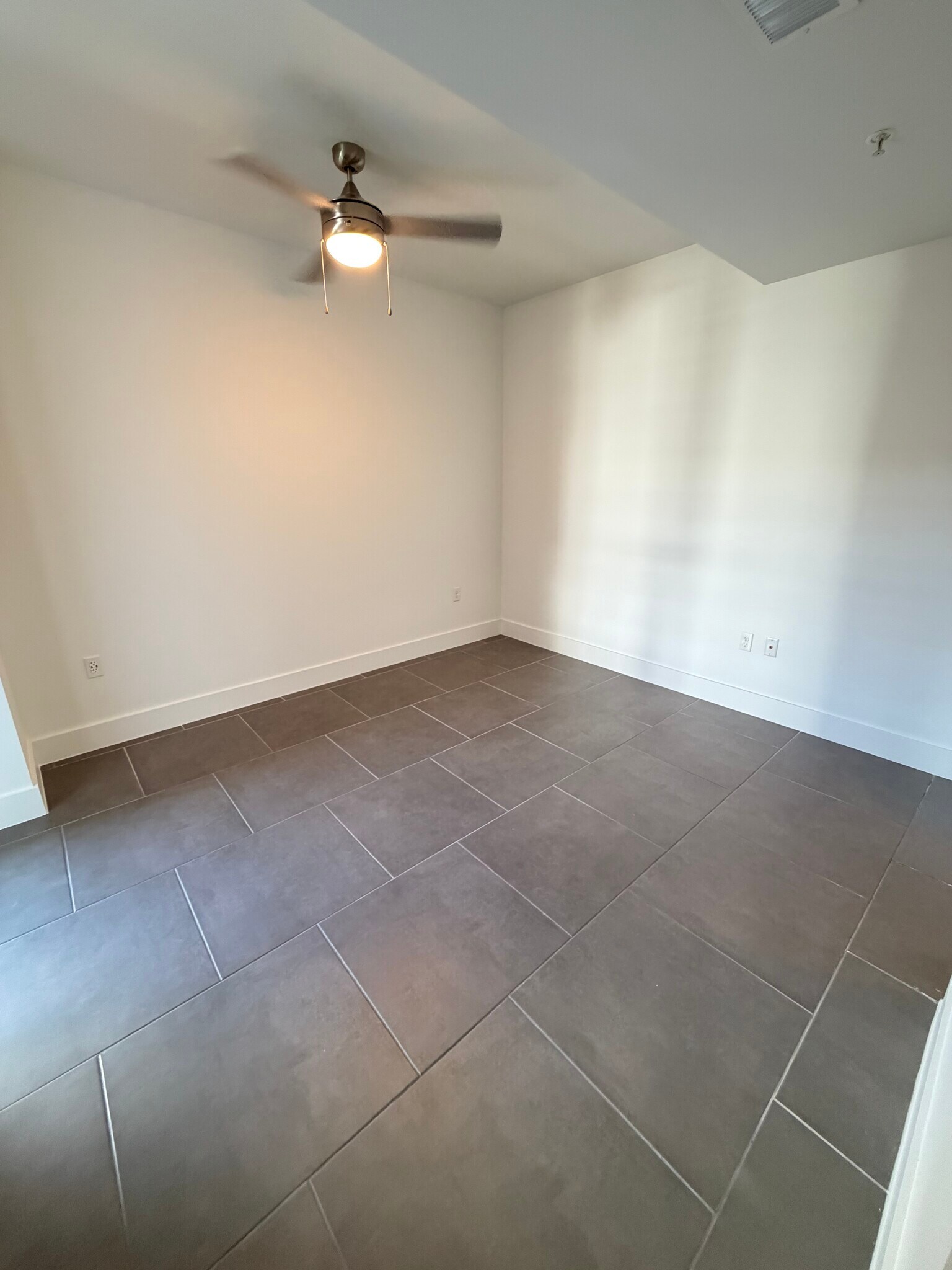 Building Photo - 132 NE 22nd St