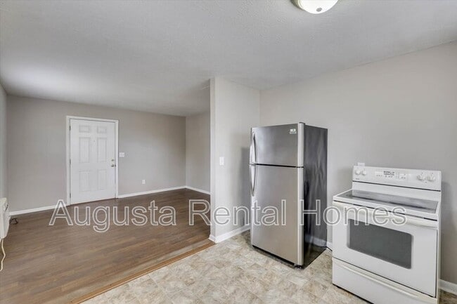 Building Photo - 329 Verdery Dr