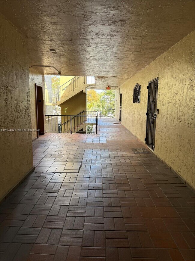 Building Photo - 6070 W 18th Ave