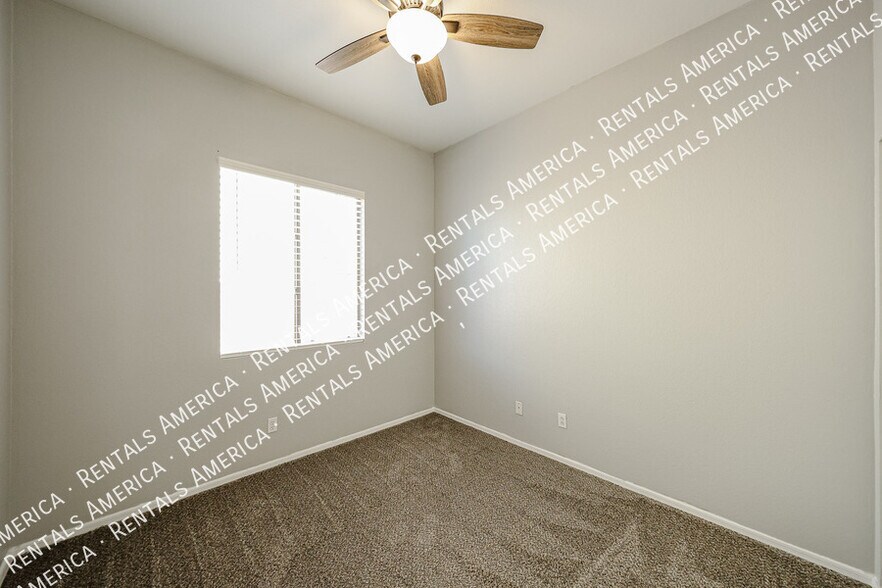 Building Photo - 9447 E Natal Ave