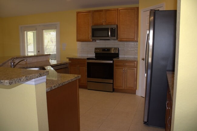 Building Photo - For Rent- 3 Bed 2 Bath