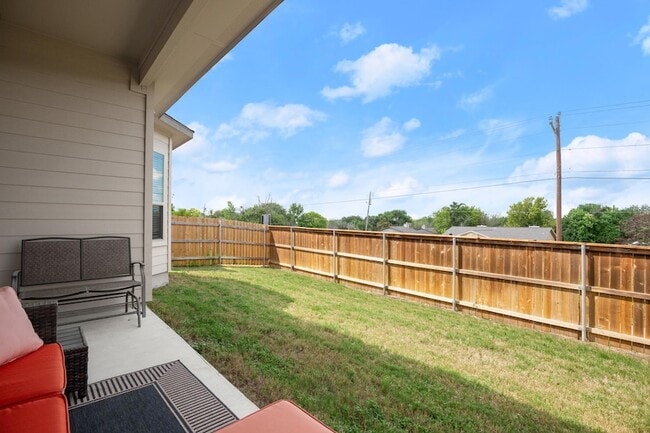 Building Photo - 12810 Stanford Dr