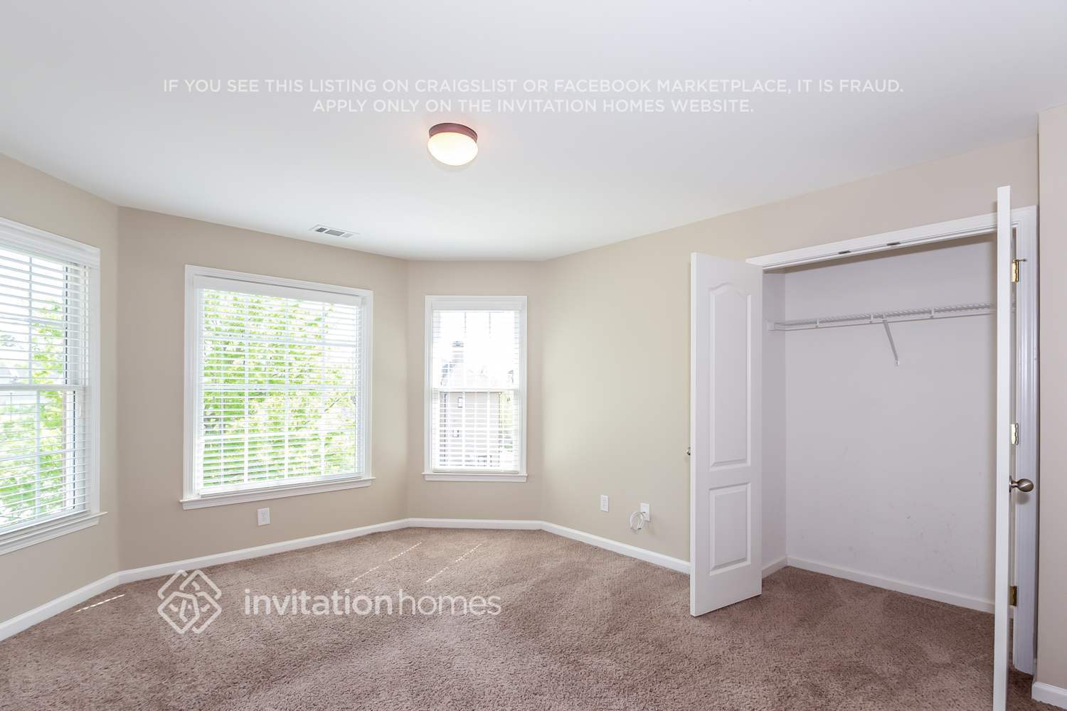 Building Photo - 3864 Lost Oak Dr NE