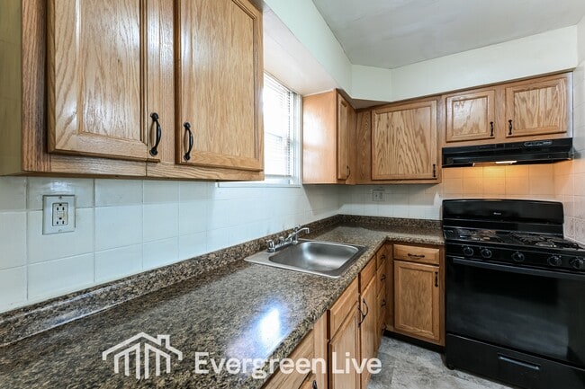 Building Photo - 192 1/2 St Joseph St