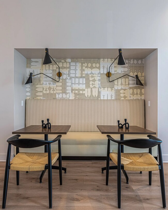 Building Photo - 1559 W 9 Mile Rd