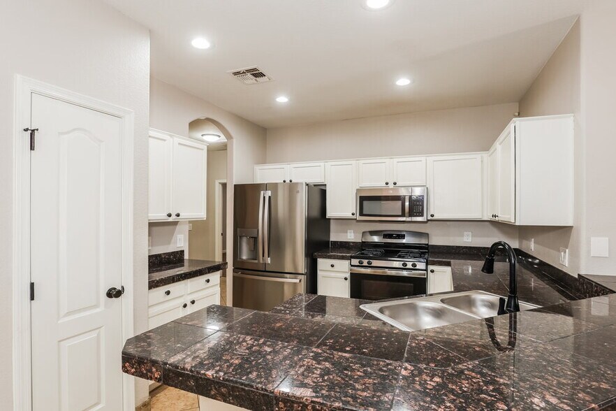 Building Photo - 3677 N 141st Dr