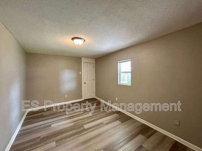 Building Photo - 1408 Holland St