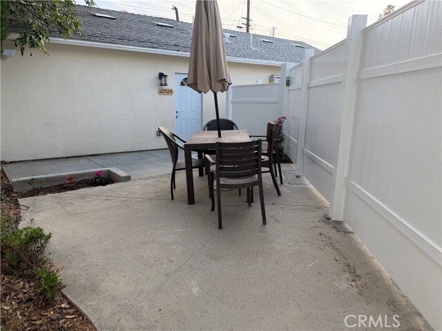 Building Photo - 22524 Vanowen St