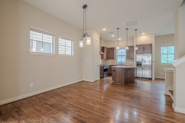 Building Photo - 5213 Eigel St