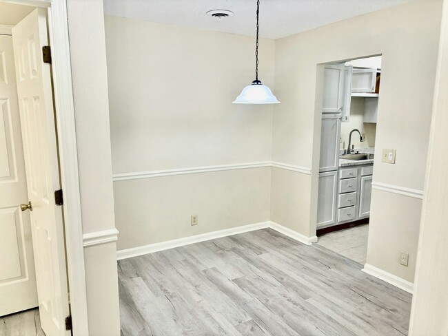 Building Photo - 110 Heywood Rd