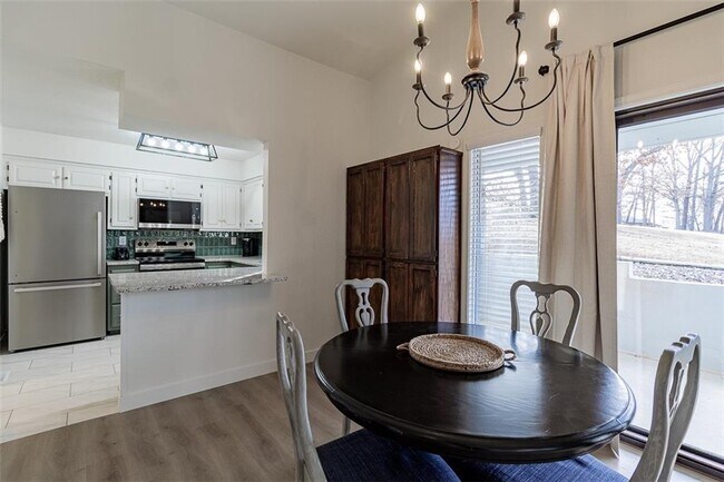 Building Photo - 16 Estes Dr