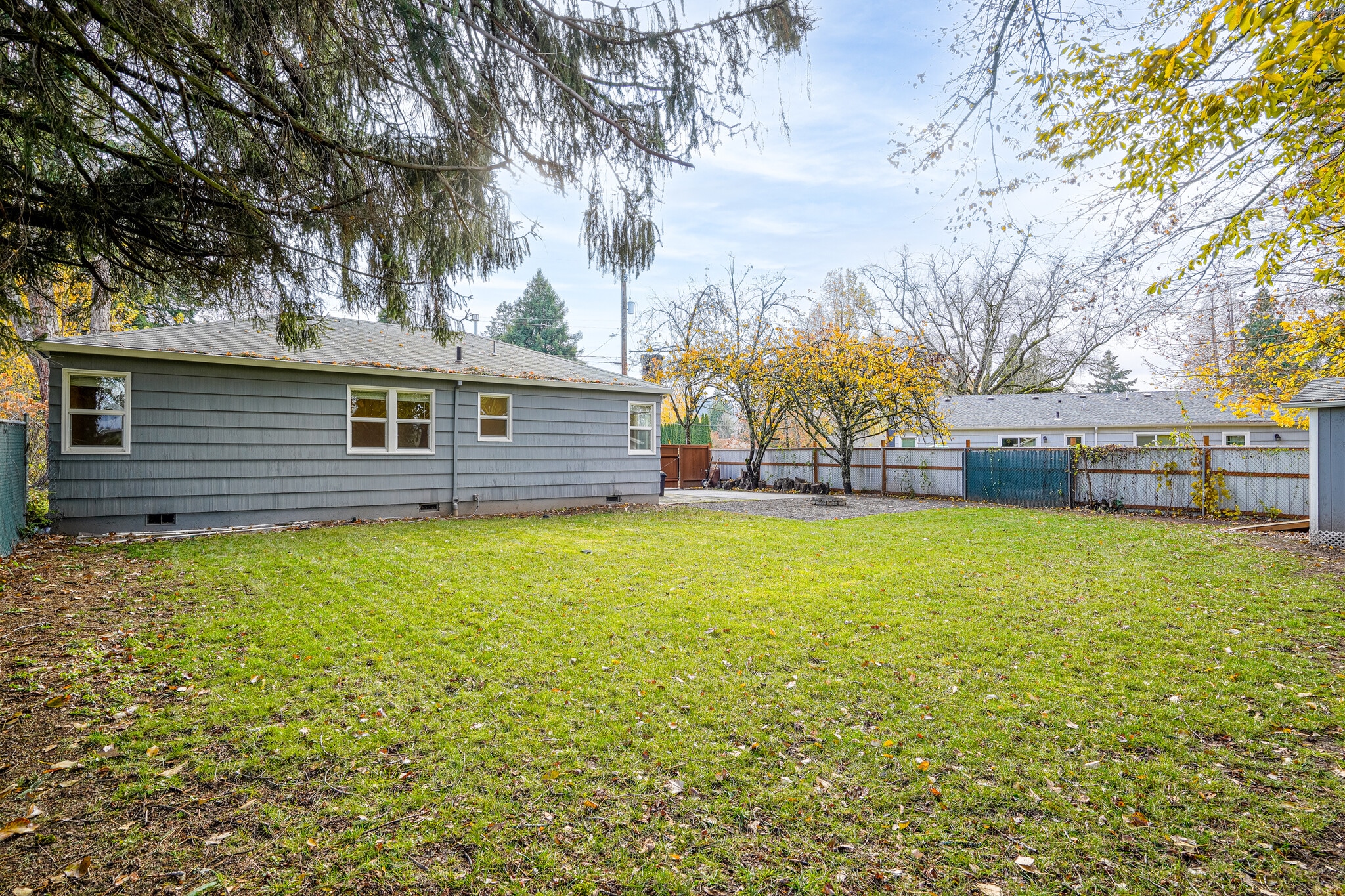 Building Photo - 755 NE 5th St