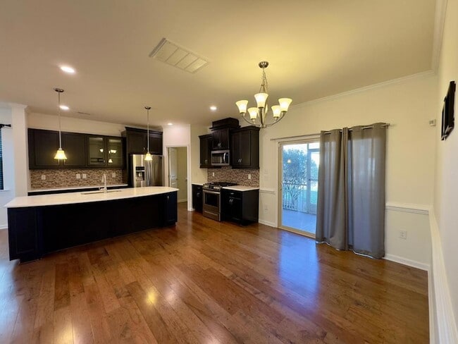 Building Photo - 1200 Governess Ln