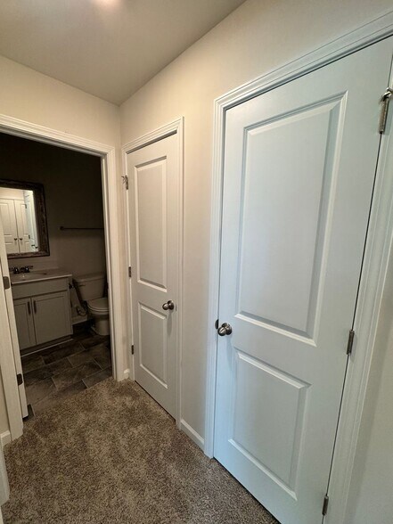 Building Photo - 120 Sunriff CT