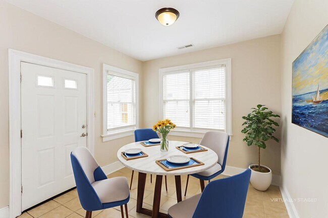 Building Photo - Modern 2-Bedroom Apartment in Historic Maz...
