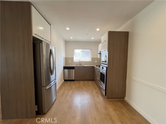 Building Photo - 8304 Clinton Ave