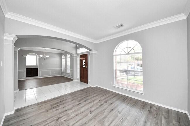 Building Photo - 16810 Valley Palms Dr