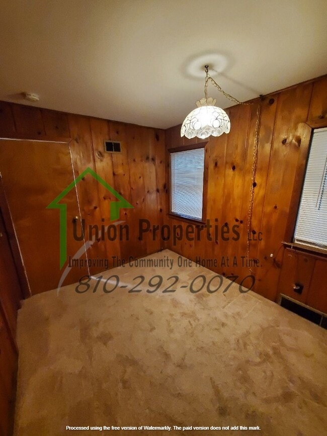 Building Photo - 4034 Pine Grove Ave