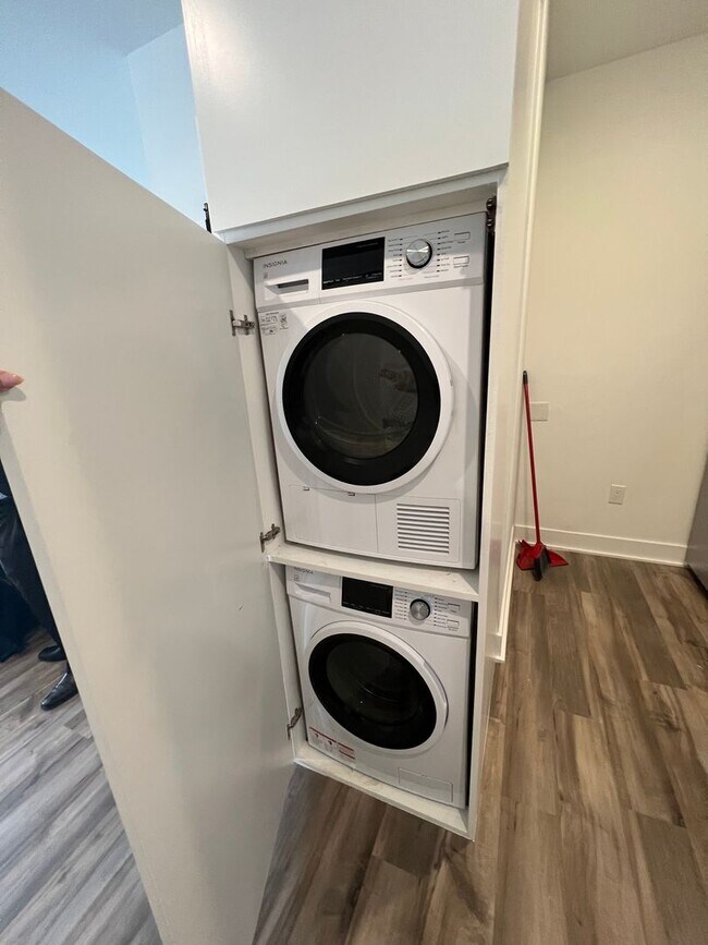 Building Photo - 1610 W Montgomery Ave