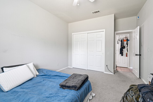 Building Photo - 5806 Chuckwagon Cir