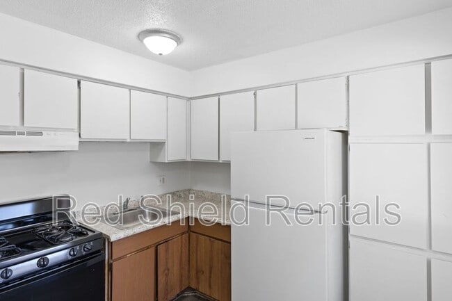 Building Photo - 944 Holmes Rd