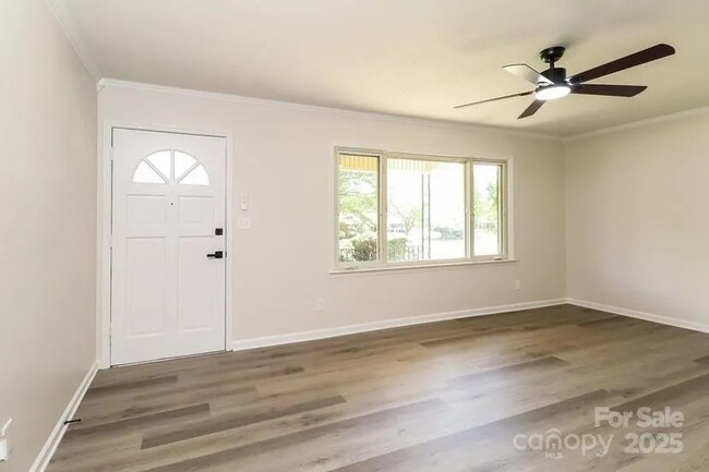 Building Photo - 2366 Old Field Rd