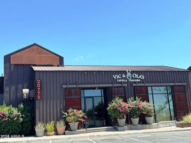 Building Photo - 9250 E Via De Vaquero Dr