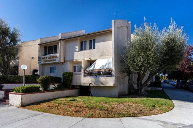7631-7651 Reseda Blvd - Park Reseda Condominiums