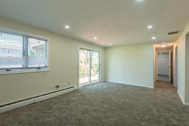 Building Photo - 2515 S Seamans Neck Rd