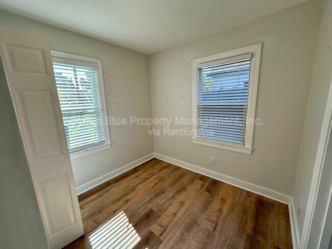 Building Photo - 4133 3rd Ave N