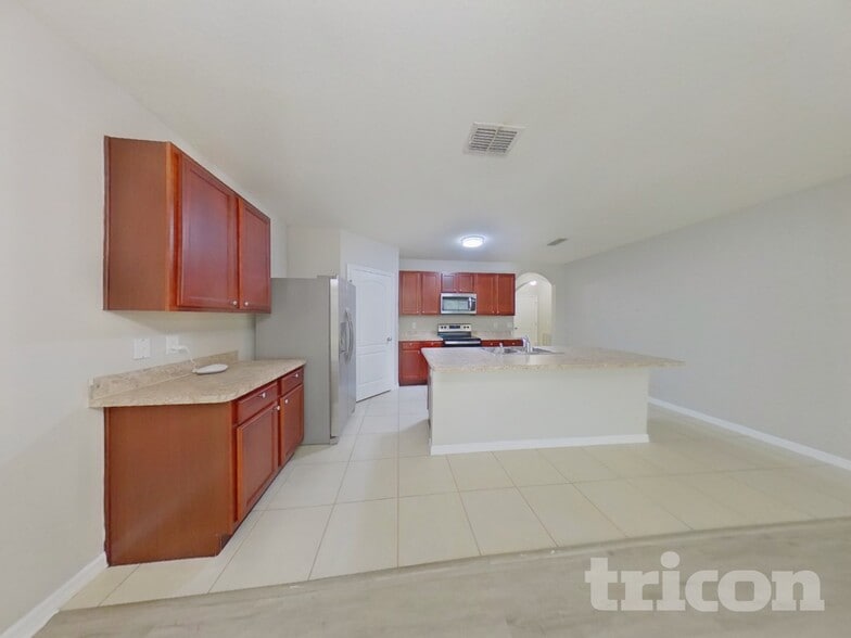 Building Photo - 16185 Yelloweyed Dr