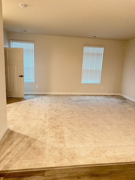 Building Photo - 2132 Autumn Cyprus Ave