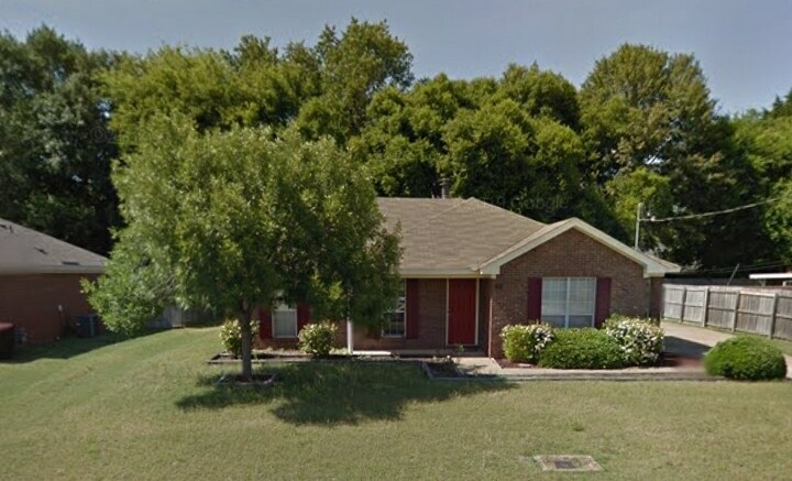 Building Photo - 83 Mossey Ln