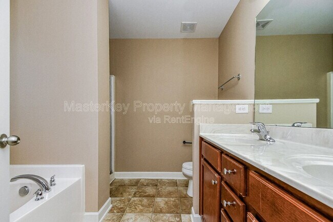 Building Photo - 225 Braxman Ln
