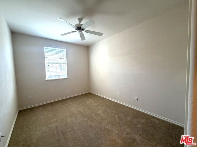 Building Photo - 27030 Victoria Ln