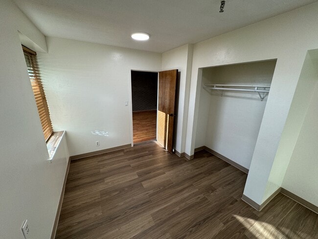 Building Photo - 460 W 600 N