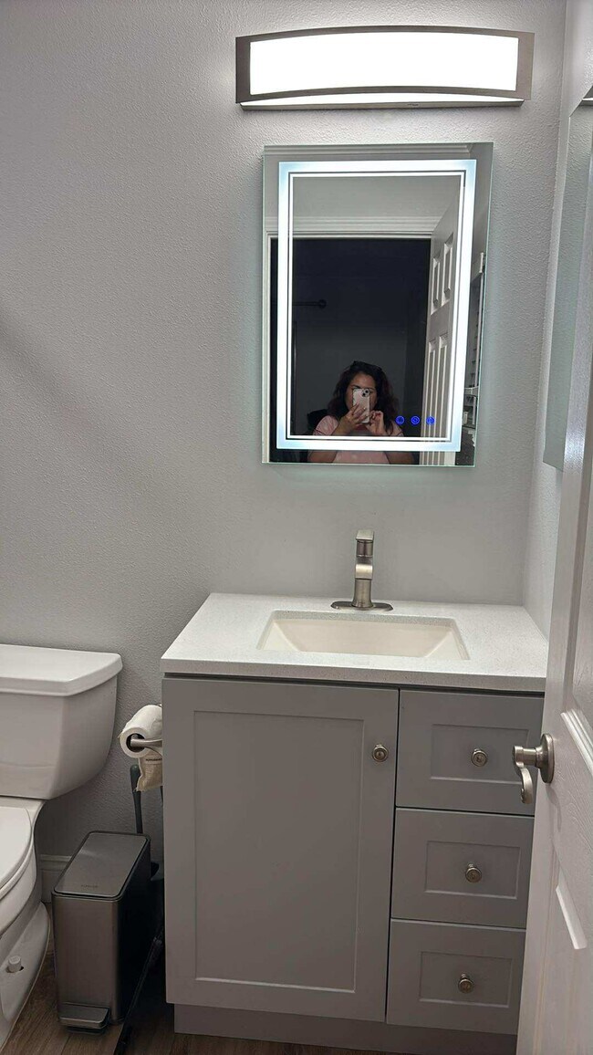 Building Photo - 1680 Gamay Cir